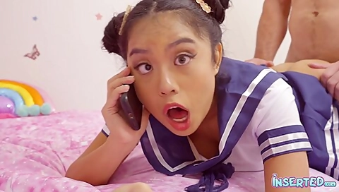 Luna Mills Gets A Shampoo Facial