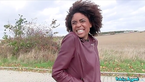 Ebony With Hot Body Fucked In A Car - Luna Corazon